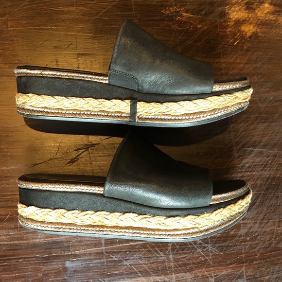 Stuart Weitzman Shoes - Stuart Weitzman “Flatout” Platform Slides Size 6